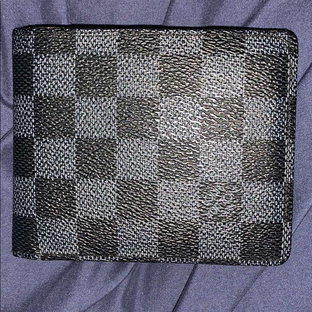 Lv wallet